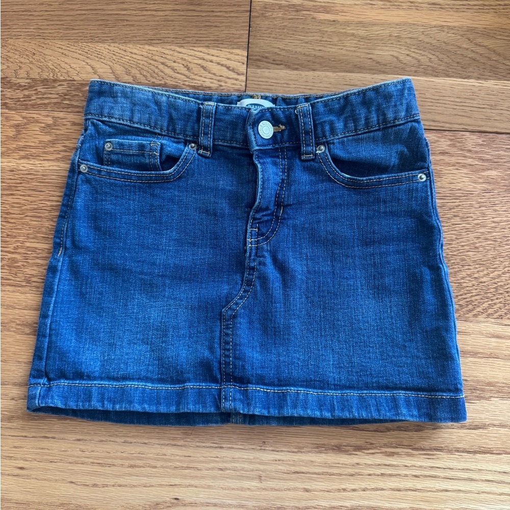 Old Navy Blue Denim Adjustable Waist Skirt Size 8 Plus Zipper Pockets Snap